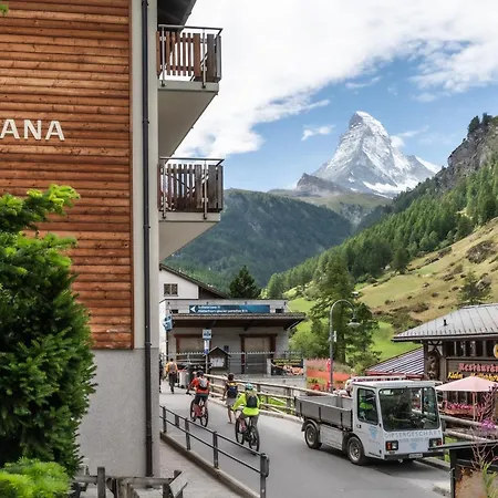 Alpin Bei Der Bergbahn *